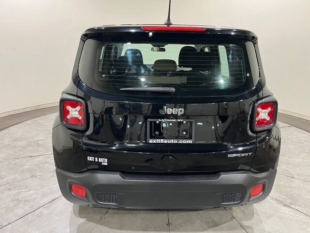 
 2015 Jeep Renegade Sport full									