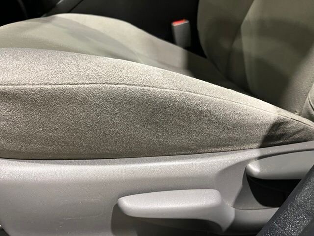 
 2014 Toyota Prius Two full									