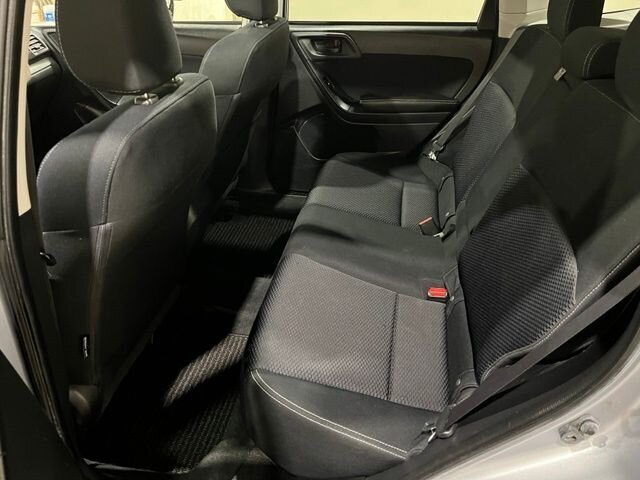 
 2016 Subaru Forester 2.5i Premium full									
