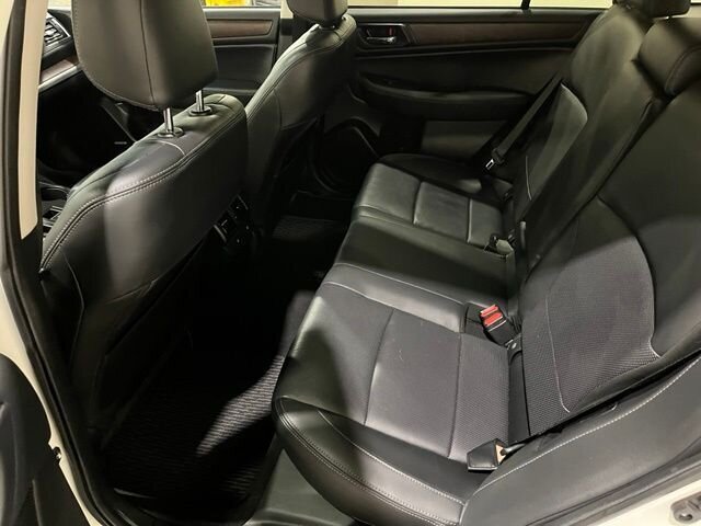 
 2015 Subaru Outback 2.5i Limited full									