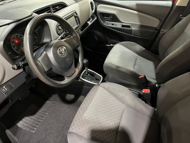 
 2015 Toyota Yaris L full									