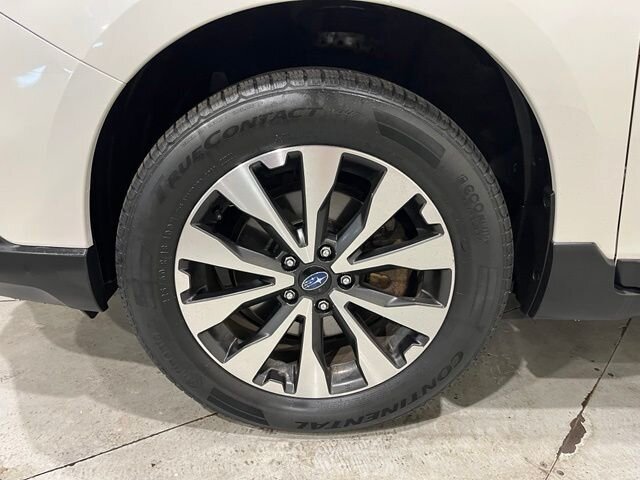 
 2015 Subaru Outback 2.5i Limited full									