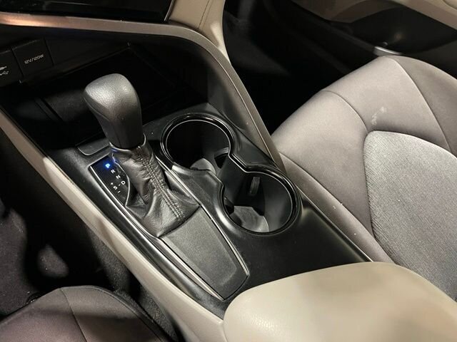 
 2019 Toyota Camry LE full									