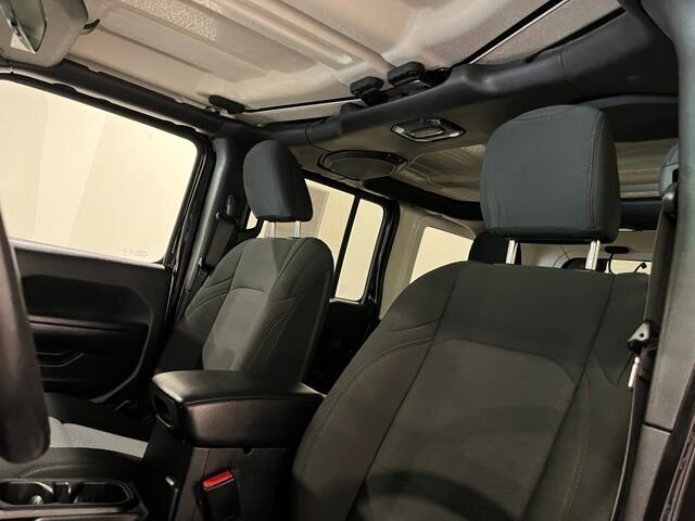 
 2021 Jeep Wrangler Unlimited Willys full									