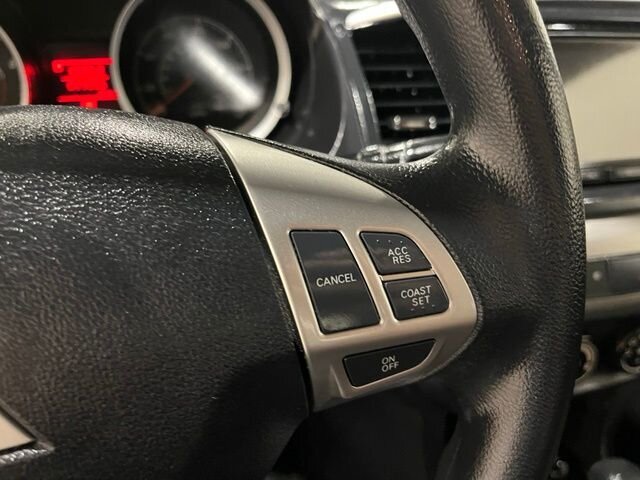 
 2014 Mitsubishi Lancer SE full									