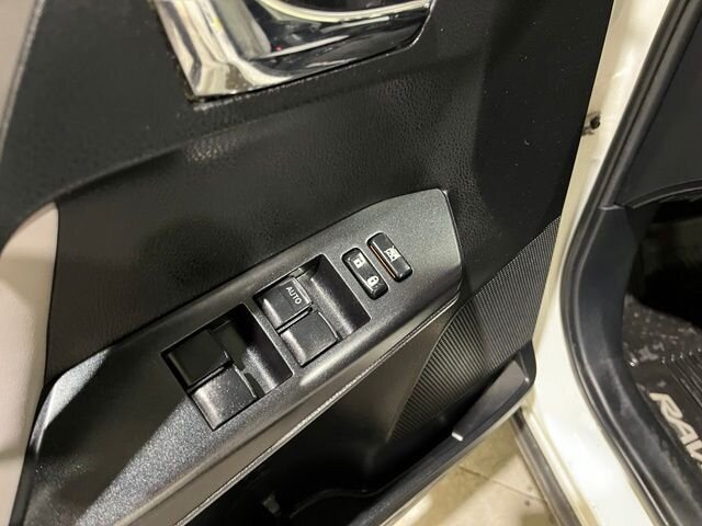 
 2017 Toyota RAV4 XLE full									
