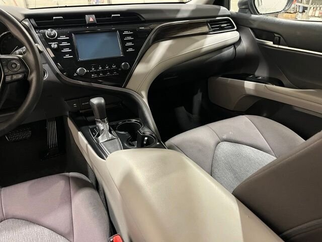 
 2019 Toyota Camry LE full									