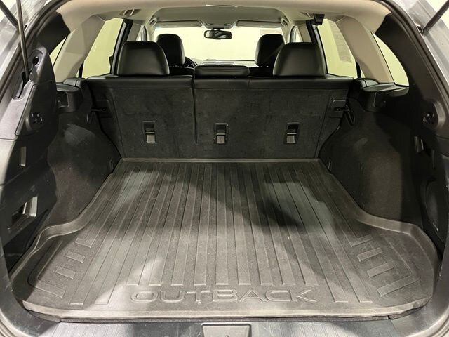 
 2016 Subaru Outback 2.5i Limited full									