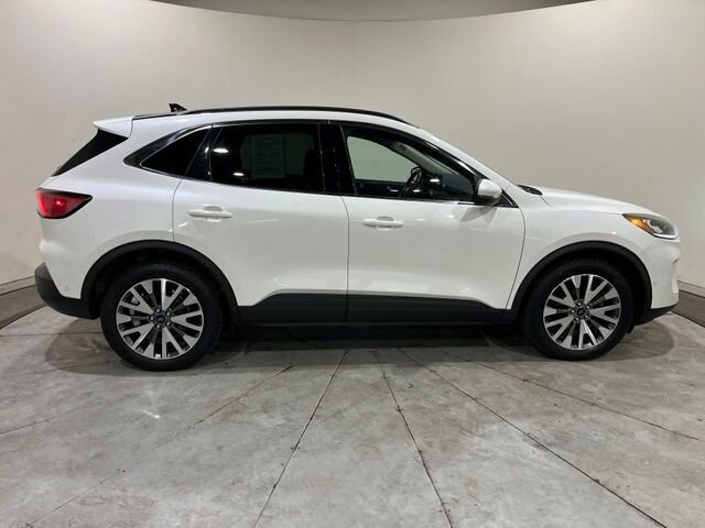 
 2020 Ford Escape Titanium full									