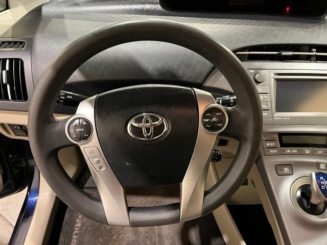 
 2013 Toyota Prius Three full									