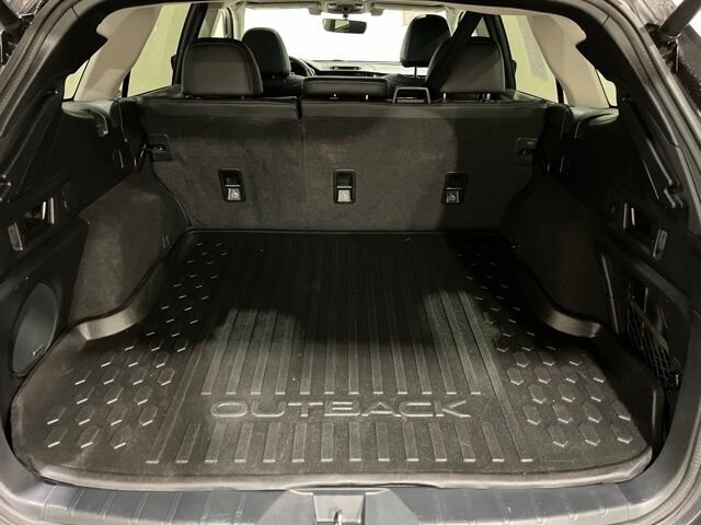 
 2020 Subaru Outback Limited full									