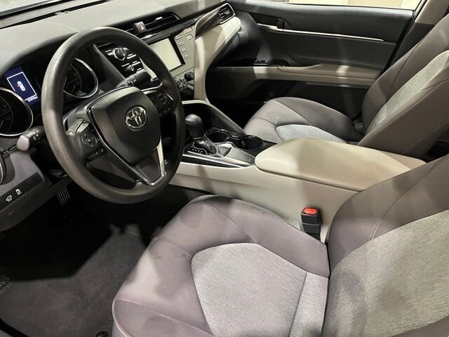 
 2019 Toyota Camry LE full									