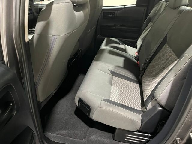 
 2015 Toyota Tundra SR full									
