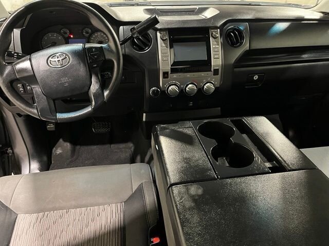 
 2015 Toyota Tundra SR full									