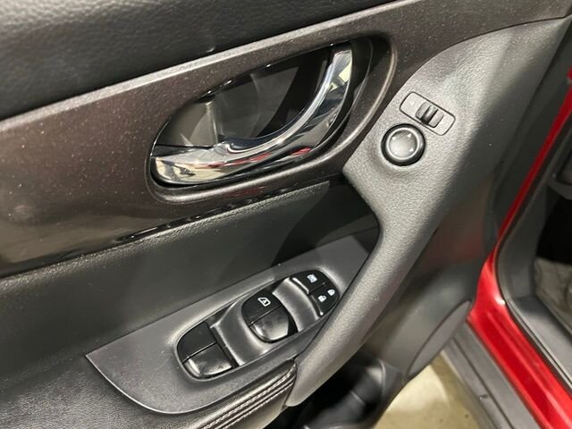 
 2019 Nissan Rogue SV full									