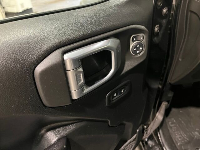 
 2021 Jeep Wrangler Unlimited Willys full									