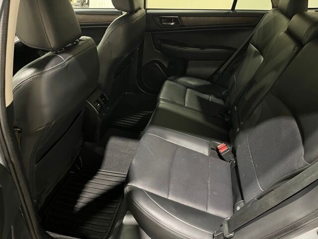 
 2016 Subaru Outback 2.5i Limited full									