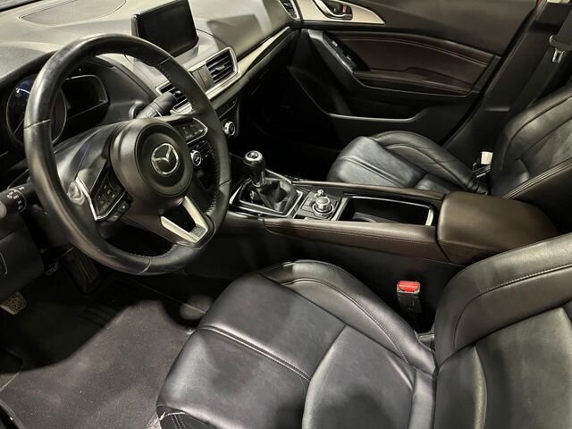 
 2018 Mazda Mazda3 Touring full									
