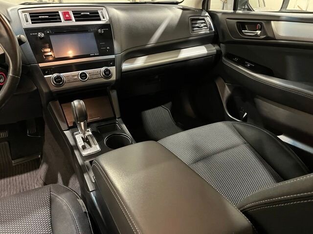 
 2017 Subaru Outback 2.5i Premium full									