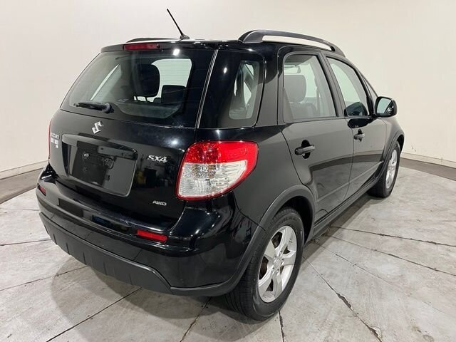 
 2012 Suzuki SX4 Crossover Premium full									