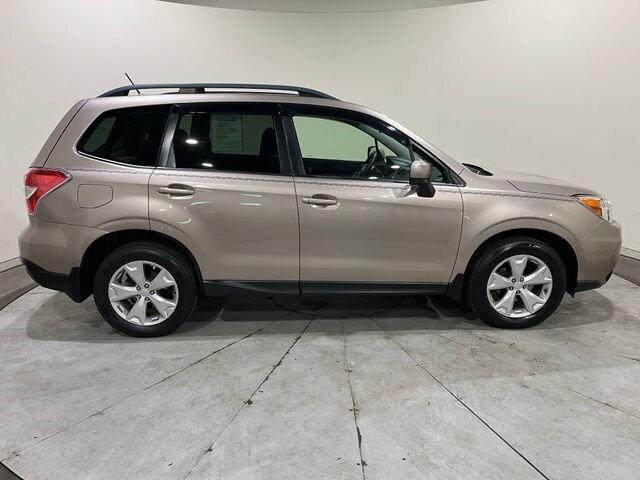 
 2015 Subaru Forester 2.5i Premium full									