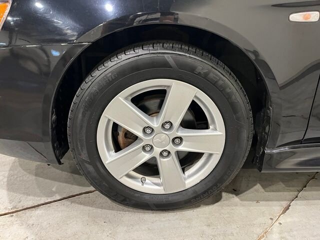 
 2014 Mitsubishi Lancer SE full									