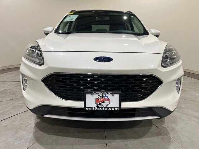 
 2020 Ford Escape Titanium full									