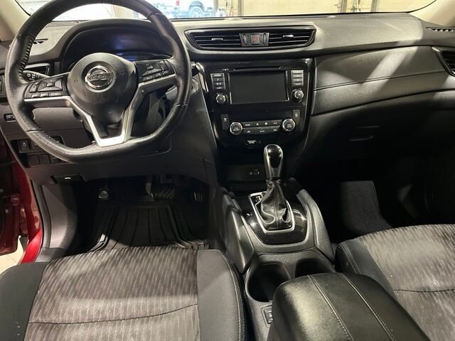 
 2019 Nissan Rogue SV full									