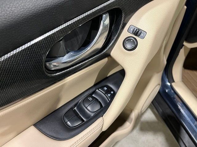 
 2015 Nissan Rogue SL full									