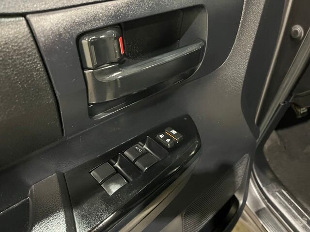 
 2015 Toyota Tundra SR full									