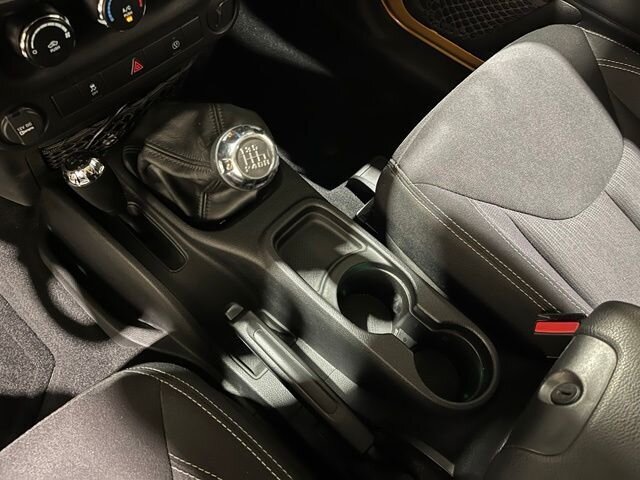 
 2014 Jeep Wrangler Rubicon full									