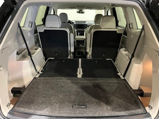 
 2019 Volkswagen Atlas 3.6L V6 SE w/Technology full									