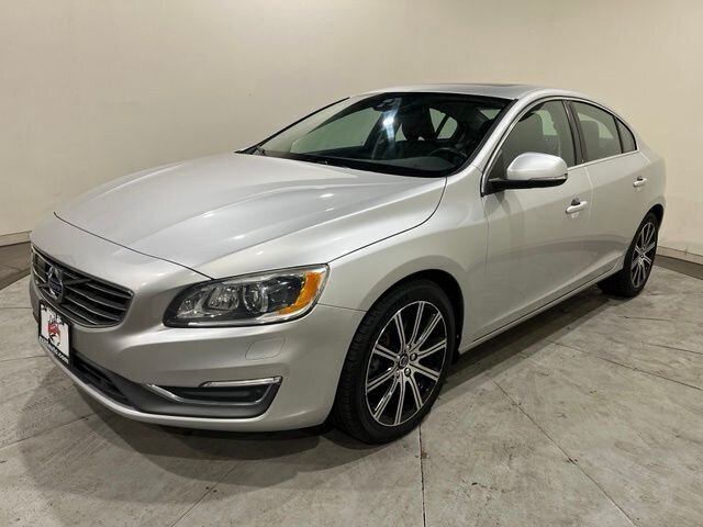 
 2018 Volvo S60 T5 Platinum full									