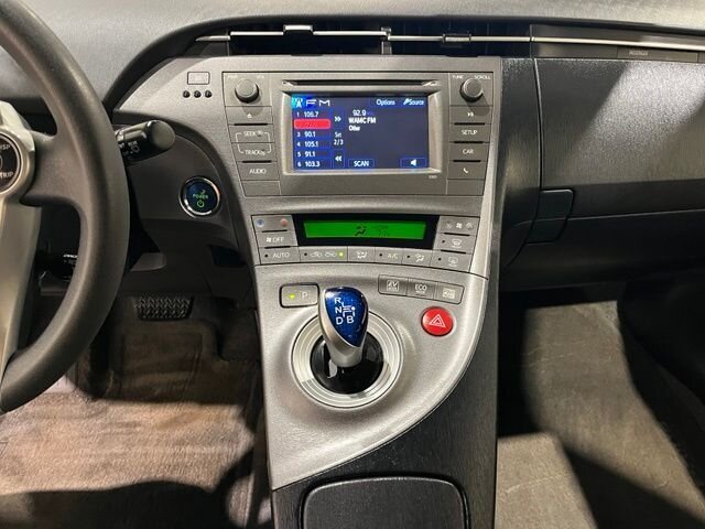 
 2014 Toyota Prius Two full									