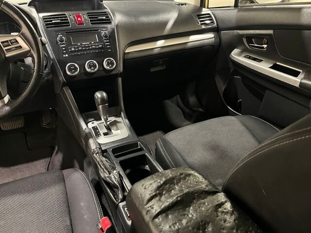 
 2014 Subaru XV Crosstrek 2.0i Hybrid full									