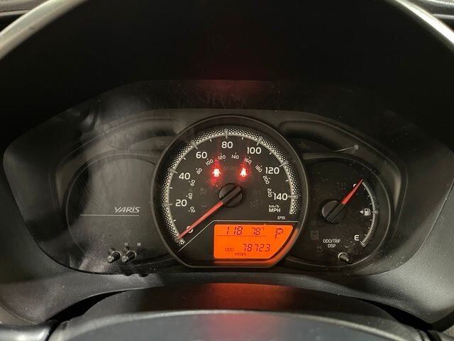 
 2015 Toyota Yaris L full									