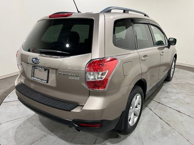 
 2015 Subaru Forester 2.5i Premium full									