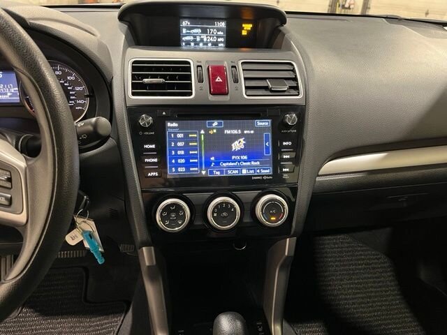 
 2016 Subaru Forester 2.5i Premium full									