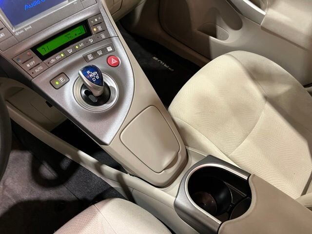 
 2013 Toyota Prius Three full									