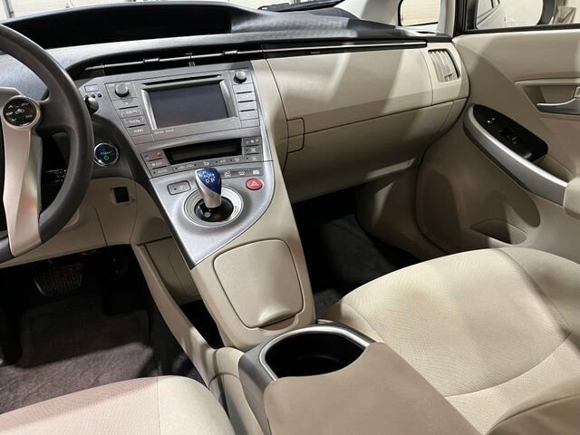 
 2013 Toyota Prius Three full									