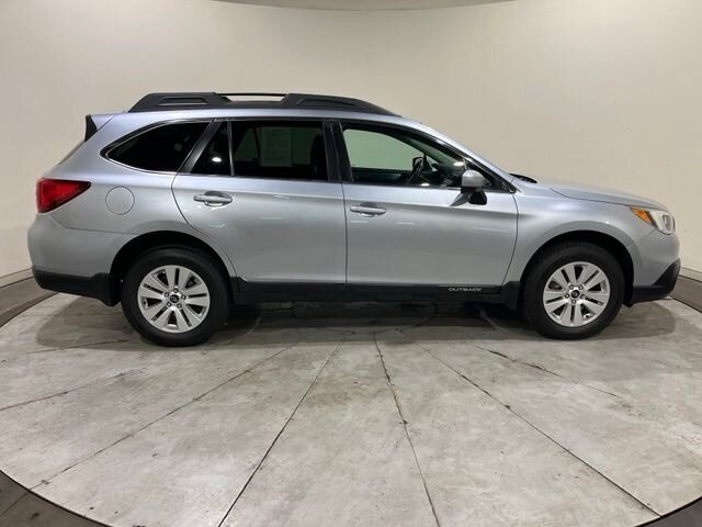 
 2017 Subaru Outback 2.5i Premium full									