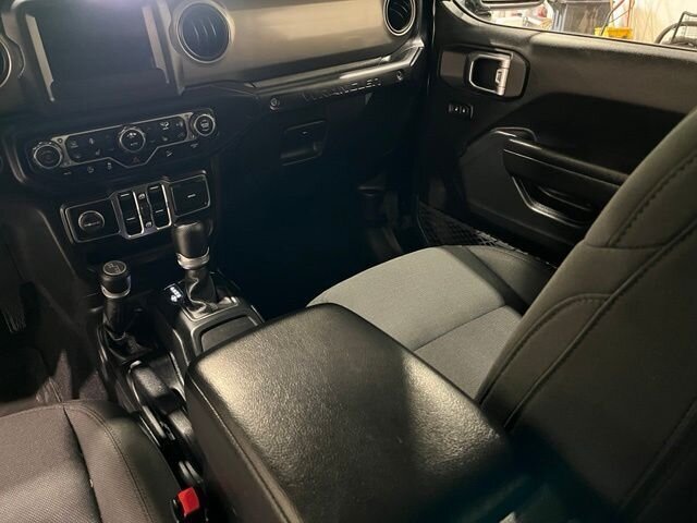 
 2021 Jeep Wrangler Unlimited Willys full									