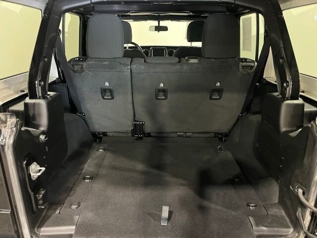 
 2021 Jeep Wrangler Unlimited Willys full									