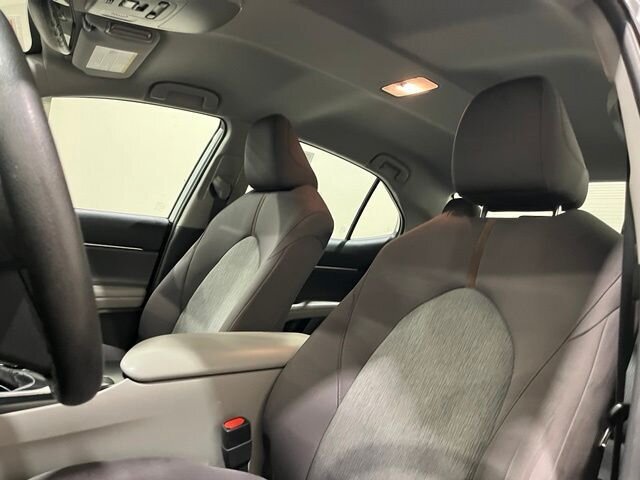 
 2019 Toyota Camry LE full									