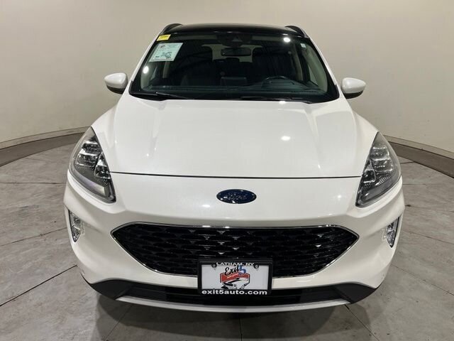 
 2020 Ford Escape Titanium full									