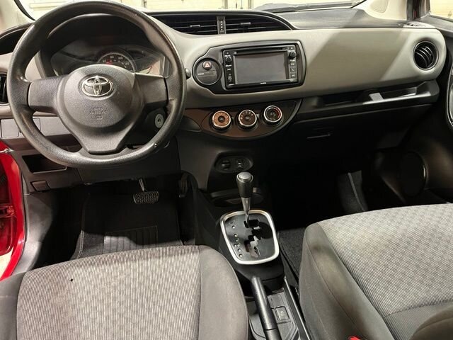 
 2015 Toyota Yaris L full									