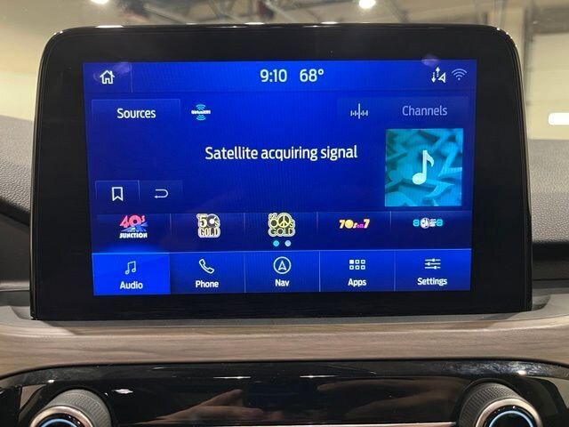 
 2020 Ford Escape Titanium full									