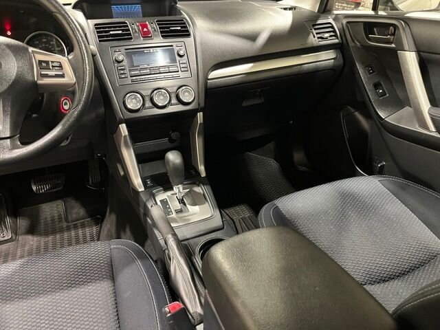 
 2015 Subaru Forester 2.5i Premium full									