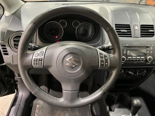 
 2012 Suzuki SX4 Crossover Premium full									
