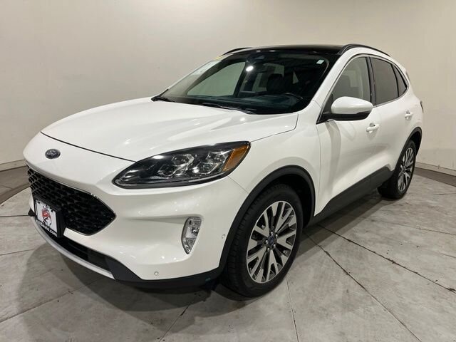 
 2020 Ford Escape Titanium full									